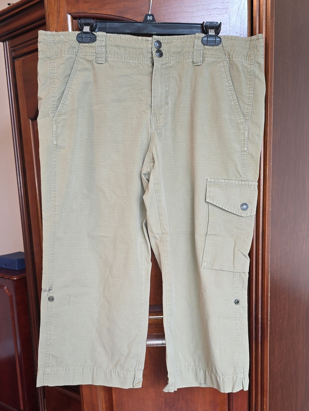 Levi's Khaki Capris Cargo Pants 14